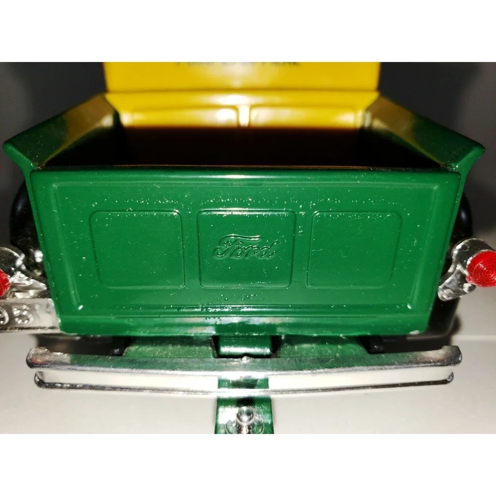 Die Cast 1951‎ Ford Pick Up Hemming Motor News 1/25 F3B